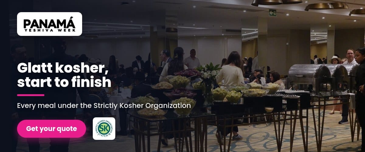 Families at the Shabbat meal during Panama Yeshiva Week
